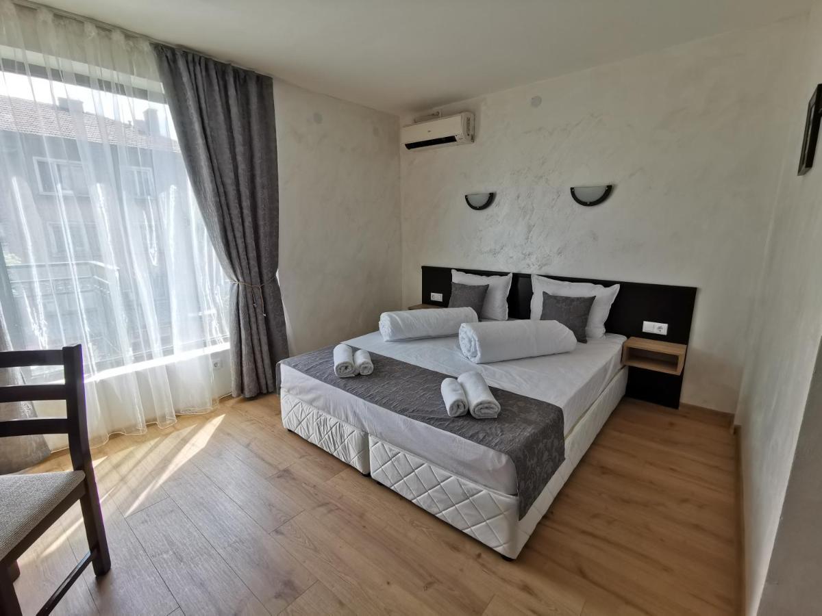 Hotel Swiss Shumen Exterior foto
